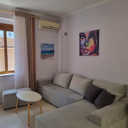 Glamorous Apartment In Тирана Екстер'єр фото