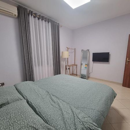 Glamorous Apartment In Тирана Екстер'єр фото
