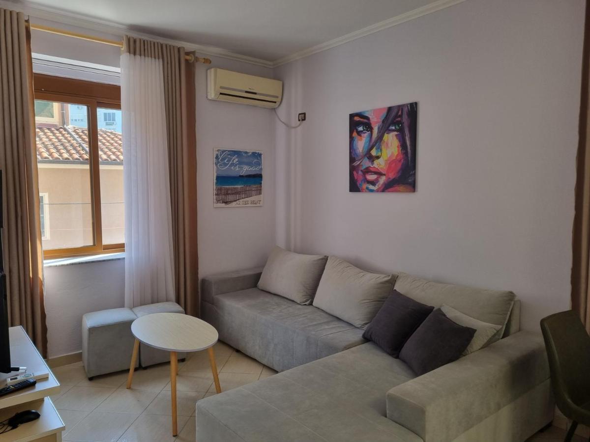 Glamorous Apartment In Тирана Екстер'єр фото