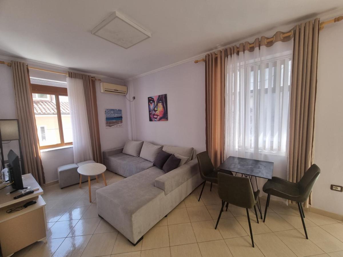 Glamorous Apartment In Тирана Екстер'єр фото