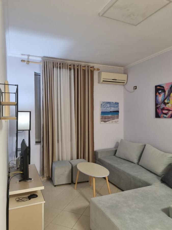Glamorous Apartment In Тирана Екстер'єр фото