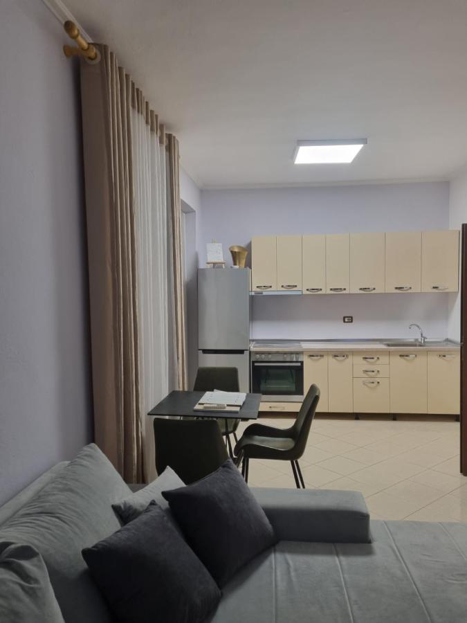 Glamorous Apartment In Тирана Екстер'єр фото