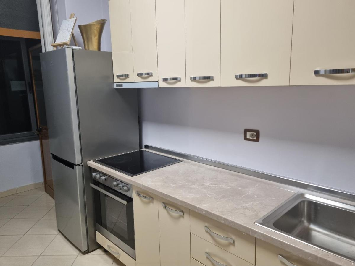 Glamorous Apartment In Тирана Екстер'єр фото