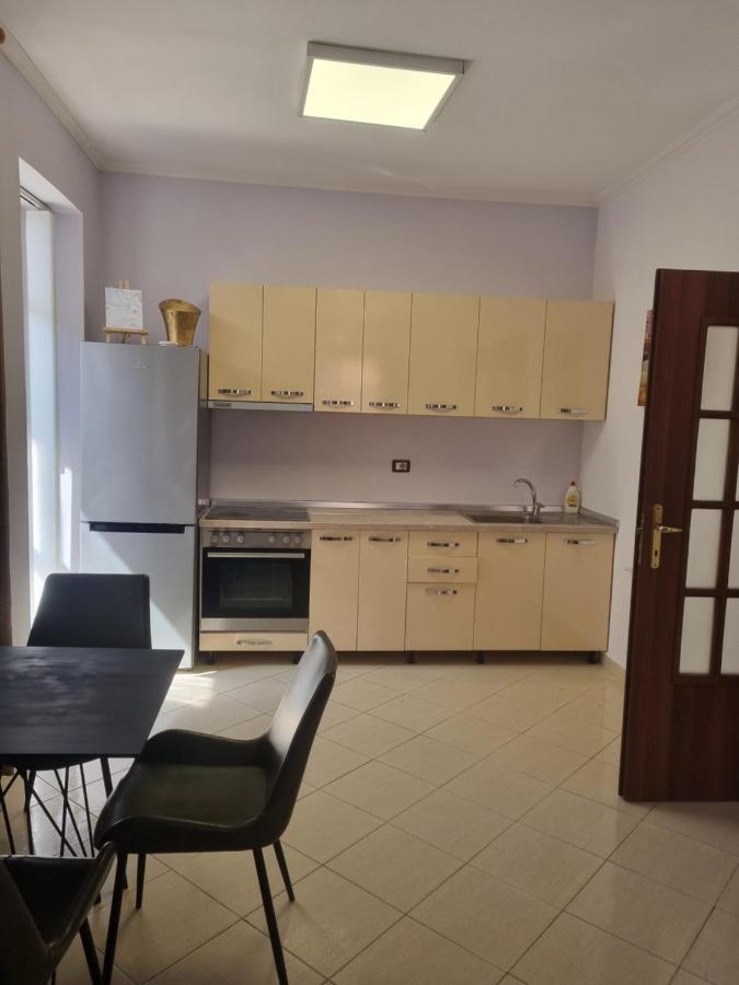 Glamorous Apartment In Тирана Екстер'єр фото