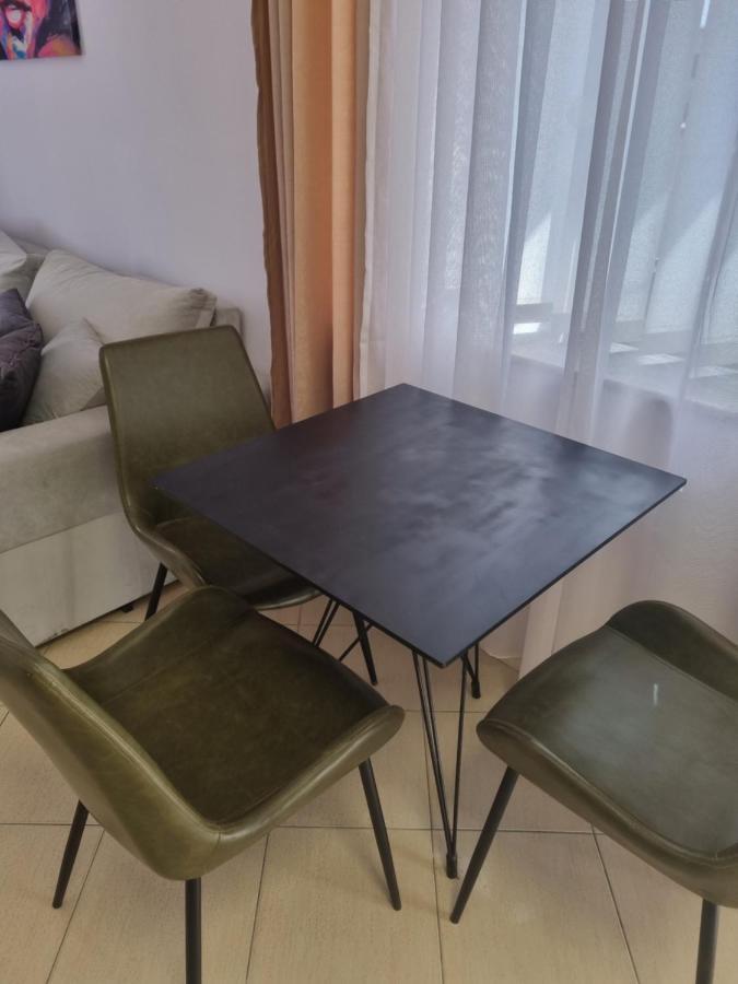 Glamorous Apartment In Тирана Екстер'єр фото